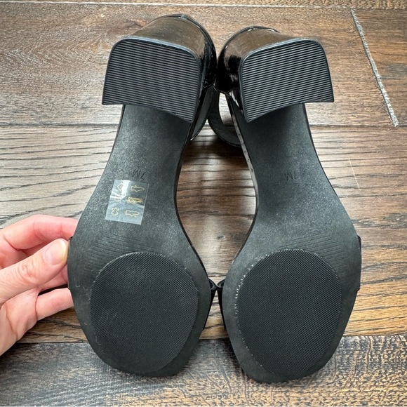 Wishbone Black Patent Leather Sandal - Picture 7 of 8